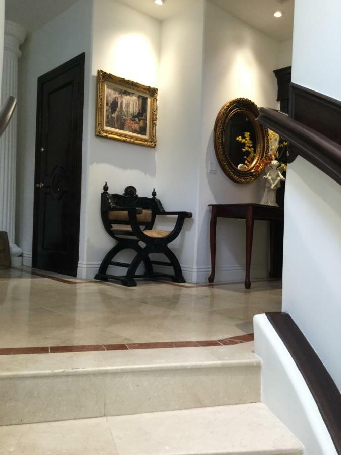 Entire Second Flr - Santa Monica Luxury Roman Villa Los Angeles Exterior photo